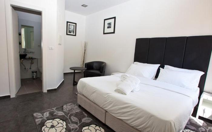 Geula Suites