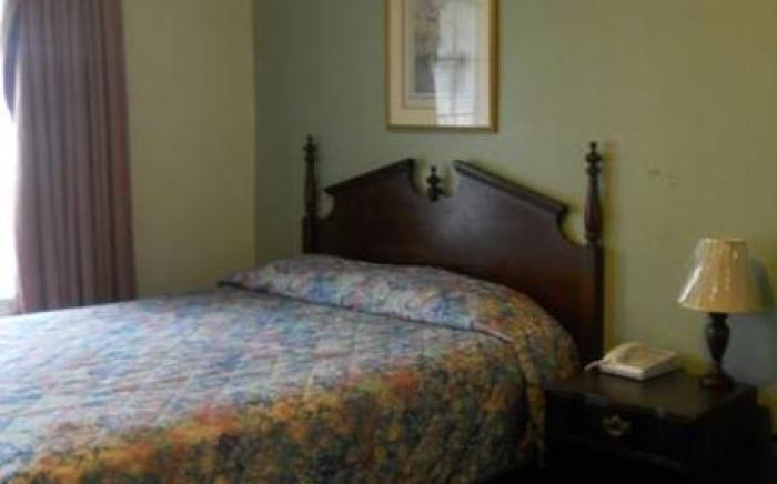 Adams Inn