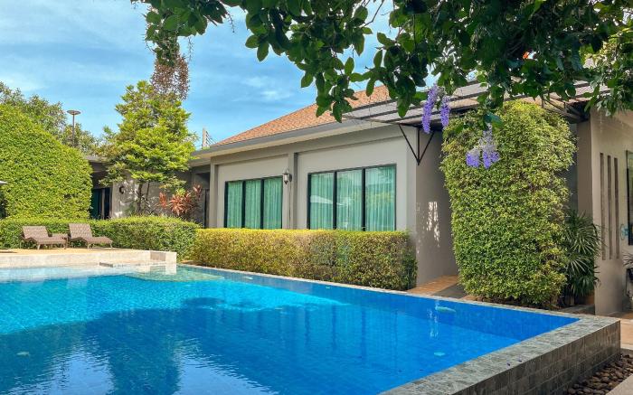 BaanMee Phuket near Chalong Pier