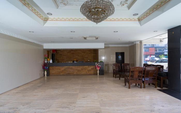 OYO 89619 De Choice Hotel