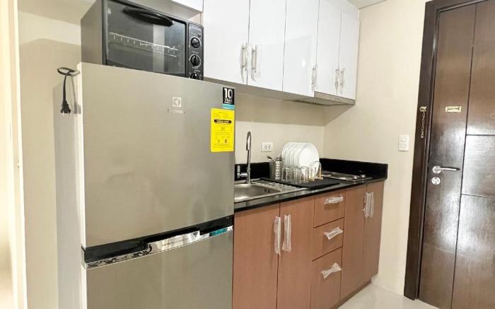 Luxury Condotel Across NAIA Airport Terminal 3