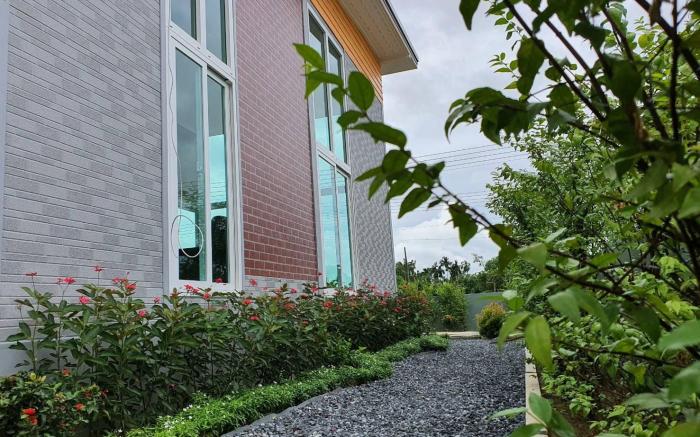 Mountain view pool villa rayong