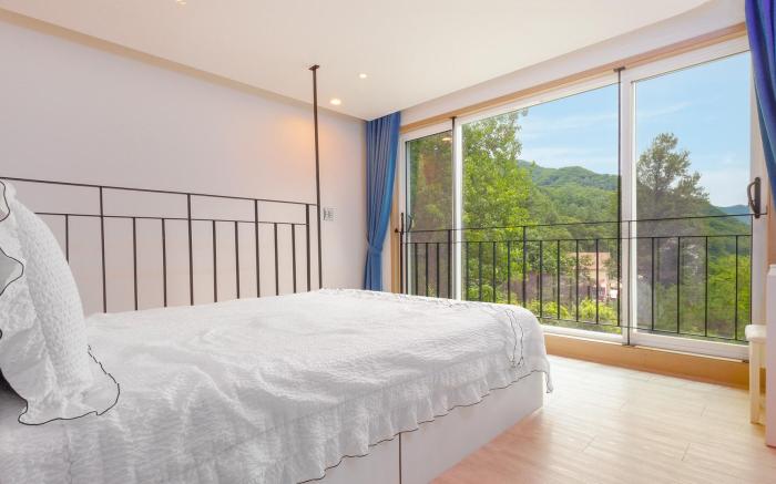 Gapyeong Gamseong216 Poolvilla Pension