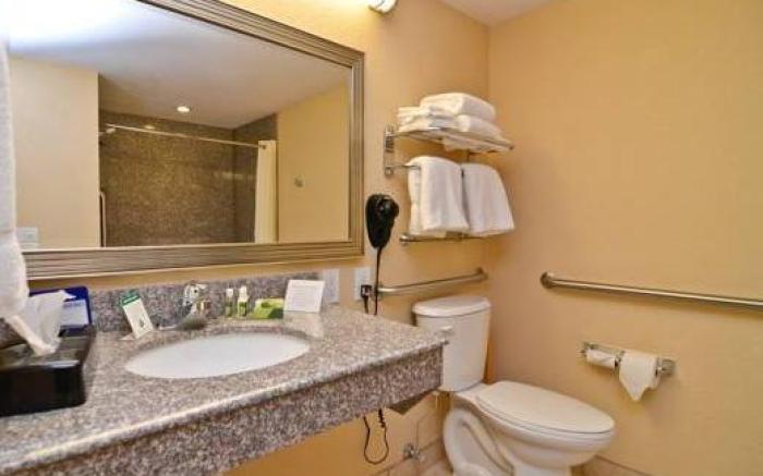 Best Western Plus Parkway Hotel