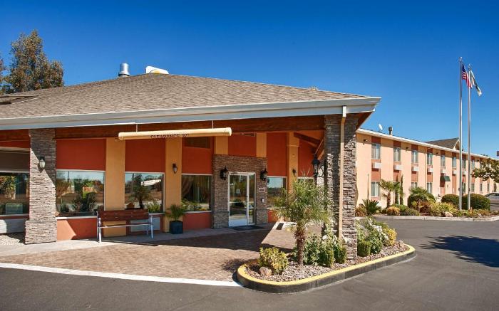 Best Western PLUS Corning Inn