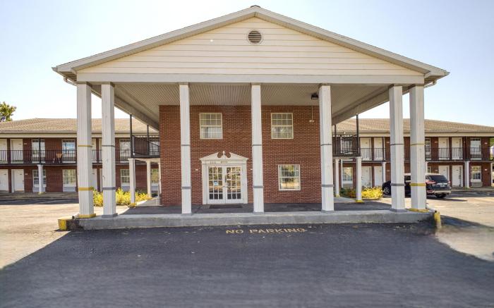 Capital O First Heritage Inn Rantoul IL I 57