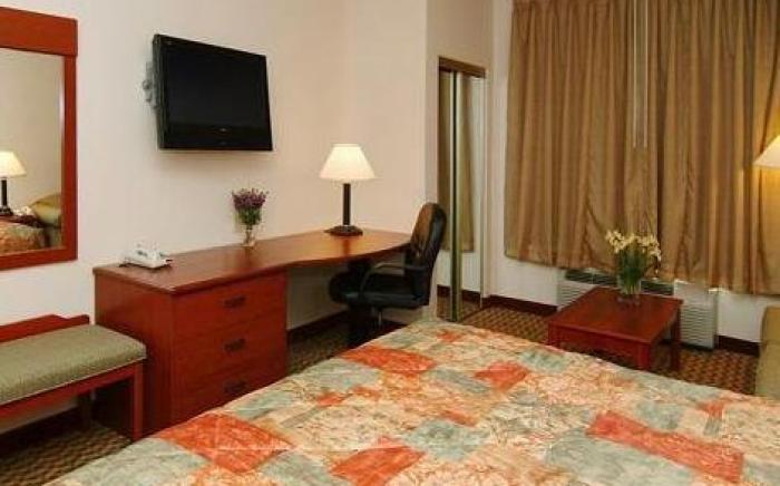 Clarion Inn & Suites Weatherford South