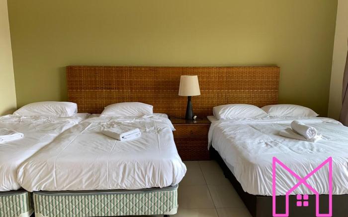 Theme Park View Jacuzzi Suite At Gold Coast Morib