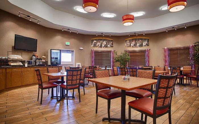 Best Western Plus Carousel Inn and Suites