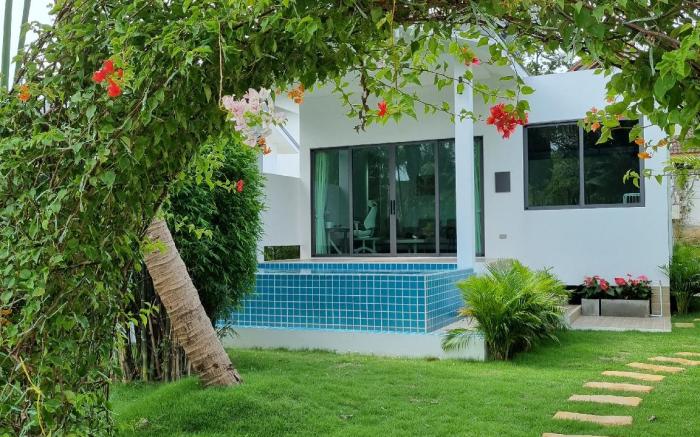 Bougain Villas Salad Beach