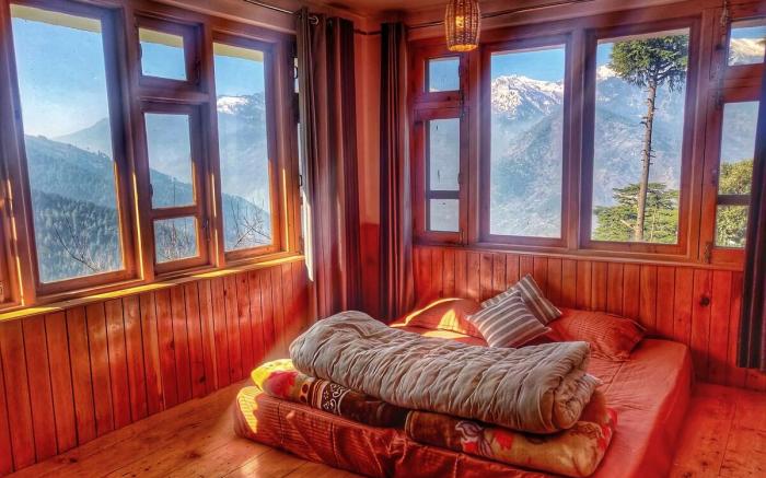 Rustling Pines Cottage Entire Himachal Villa