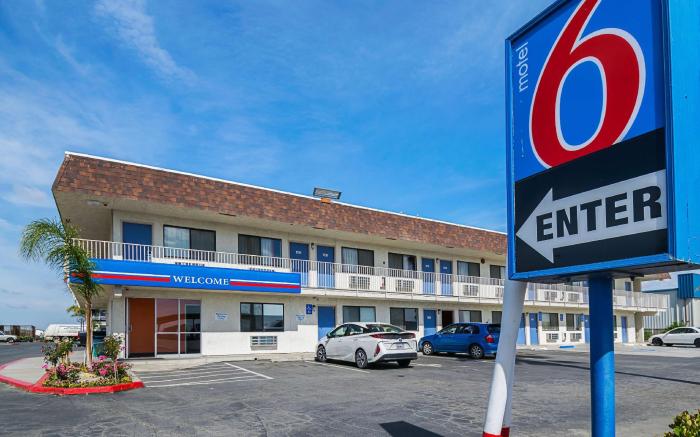 Motel 6 Lost Hills, CA