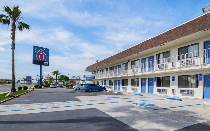 Motel 6 Lost Hills, CA