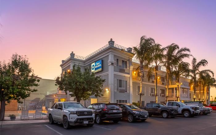 Best Western Luxury Inn