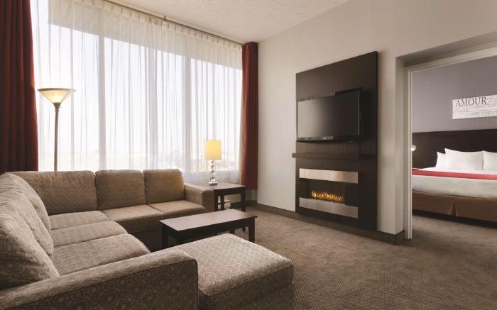 Travelodge Hotel & Convention Center by Wyndham Quebec City