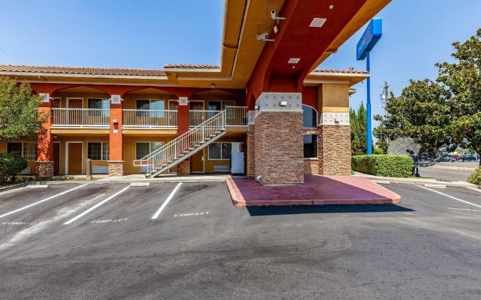 Motel 6 Stockton, CA - East