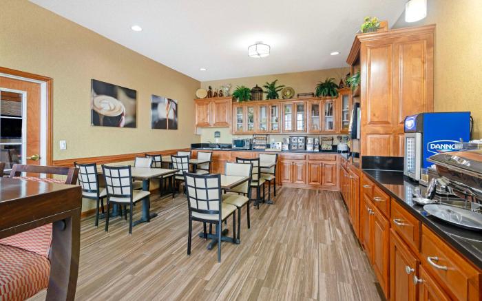 Best Western Plus Bradbury Inn and Suites
