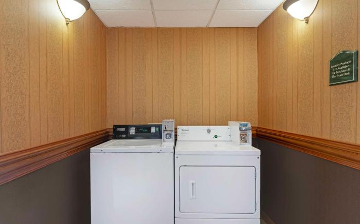 Best Western Plus Bradbury Inn and Suites