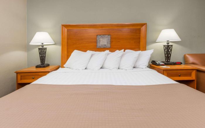 Days Inn by Wyndham Carlisle