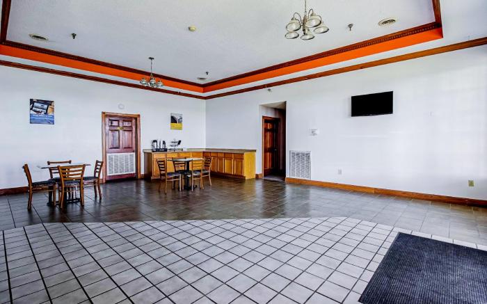 Motel 6 Grand Rivers, KY