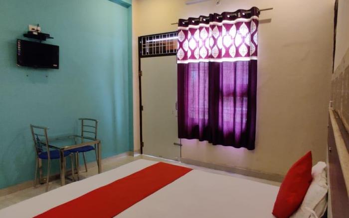 Deepak Hotel And Restaurant