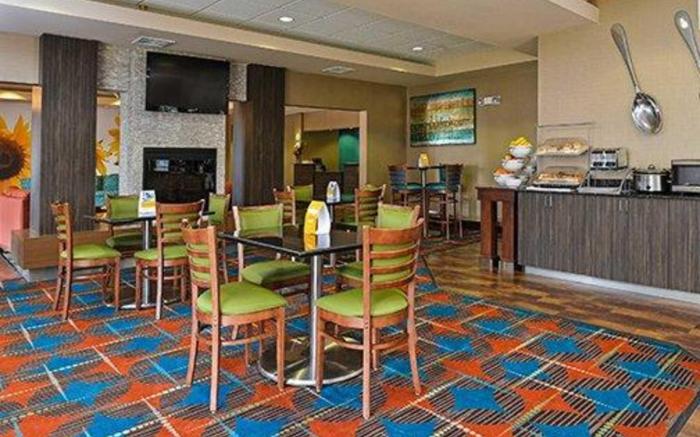 Holiday Inn Express & Suites Junction City By IHG
