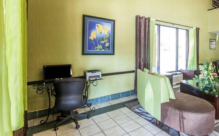 Quality Inn West