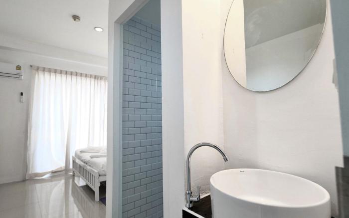 RQ Bangkok Sukhumvit 50 by Collection O