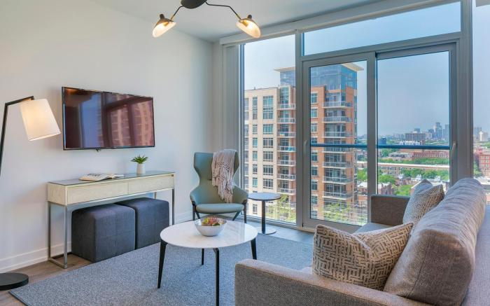 Level Chicago – Old Town