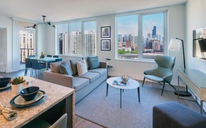 Level Chicago – Old Town