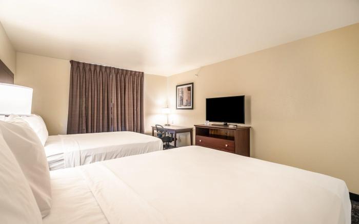 Cobblestone Hotel and Suites - Newport