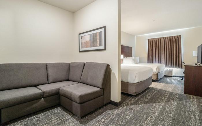 Cobblestone Hotel and Suites - Newport