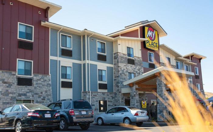 My Place Hotel Hurricane
