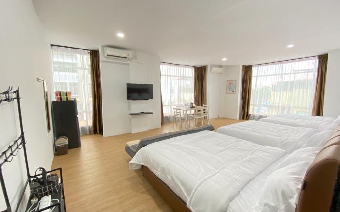 CN Homestay B3 Floor 2 at Nagoya Hill Mall