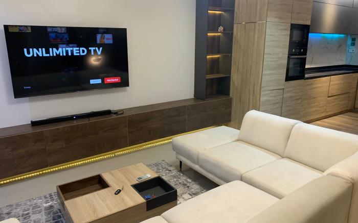 Modern 2 bedroom Terrace Duplex with free Wi-Fi 