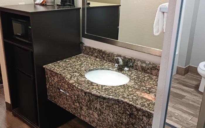 Red Roof Inn & Suites Jackson - Richland