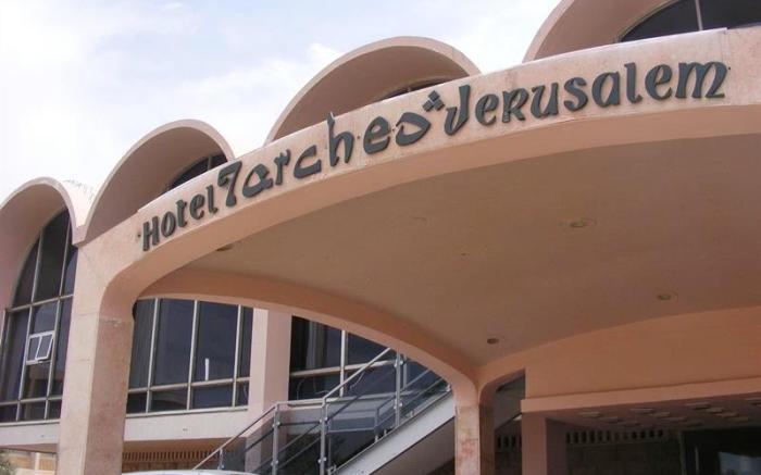 Seven Arches Hotel