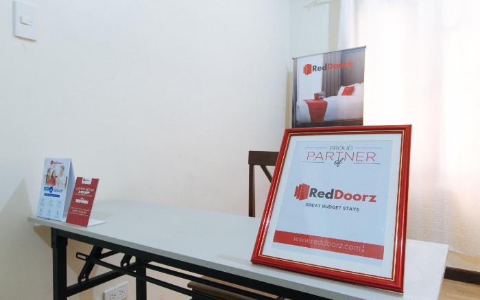 RedDoorz @ Buena's Pension Palawan