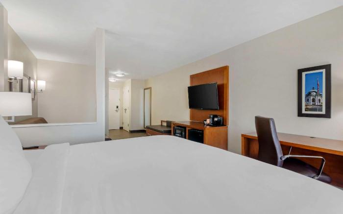 Comfort Inn & Suites