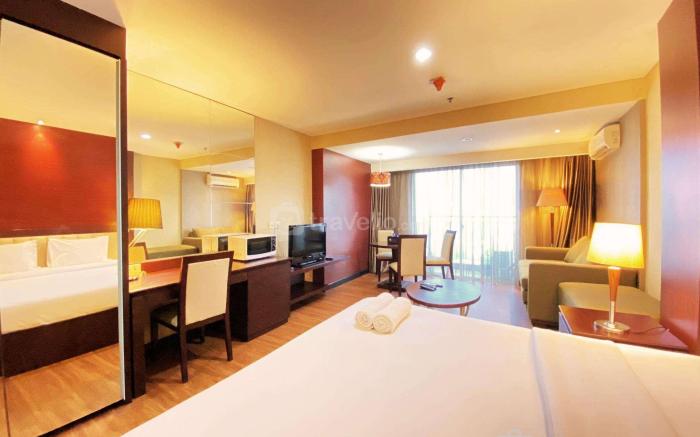 Fancy and Nice Studio at El Royale Apt By Travelio