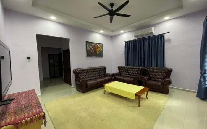 D'FAZZ HOMESTAY MUAR (MUSLIM ONLY)