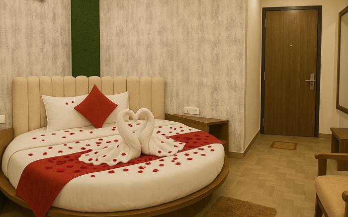 Aroha By Rishikesh - Swimming Pool & Spa