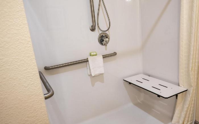 Cobblestone Hotel & Suites - Lamar