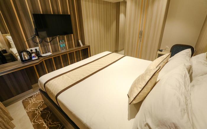 FabHotel Prime The Thane Club - Nr. Rabale Station