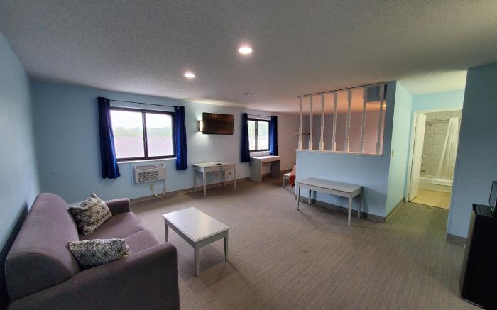 Coastal Inn & Suites