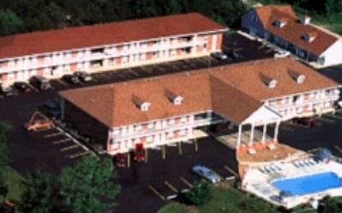 Twelve Oaks Inn