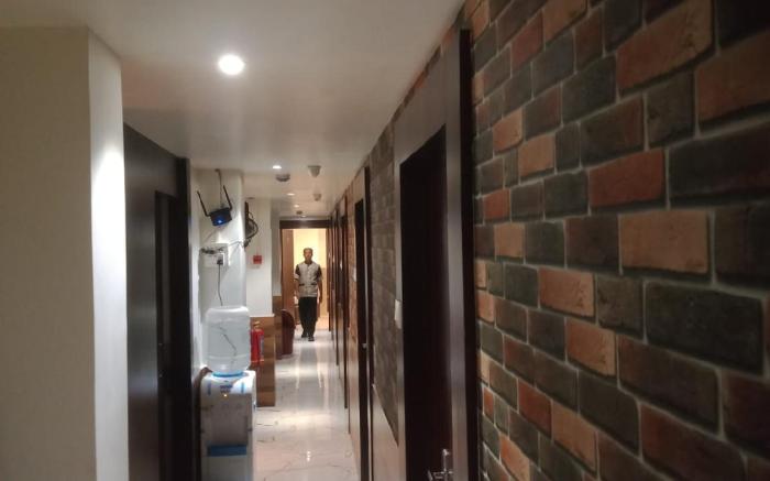 Gurukripa NX Lodging By WB Inn