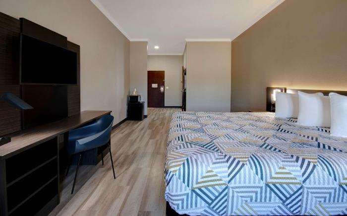 Motel 6 Fort Worth, TX – I-35 & I-20