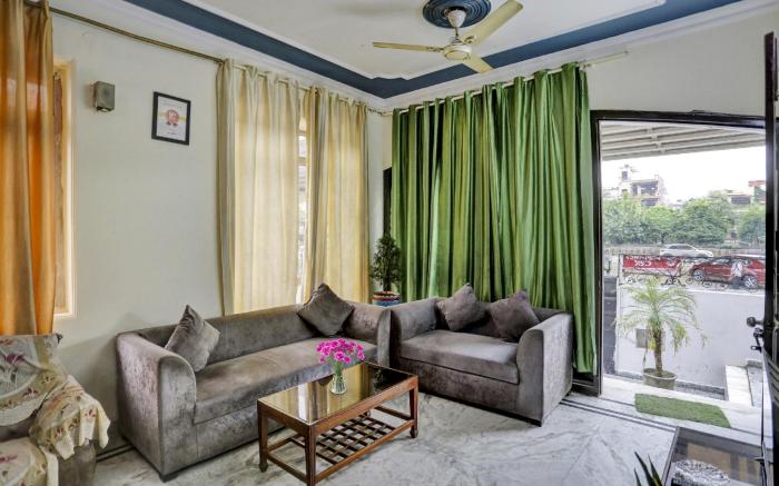 Super HOTEL DIAMOND TREE SECTOR 49 NOIDA NEAR PRAYAG HOSPITAL