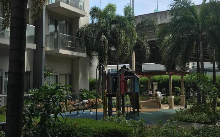 One bedroom condo infront of terminal 3